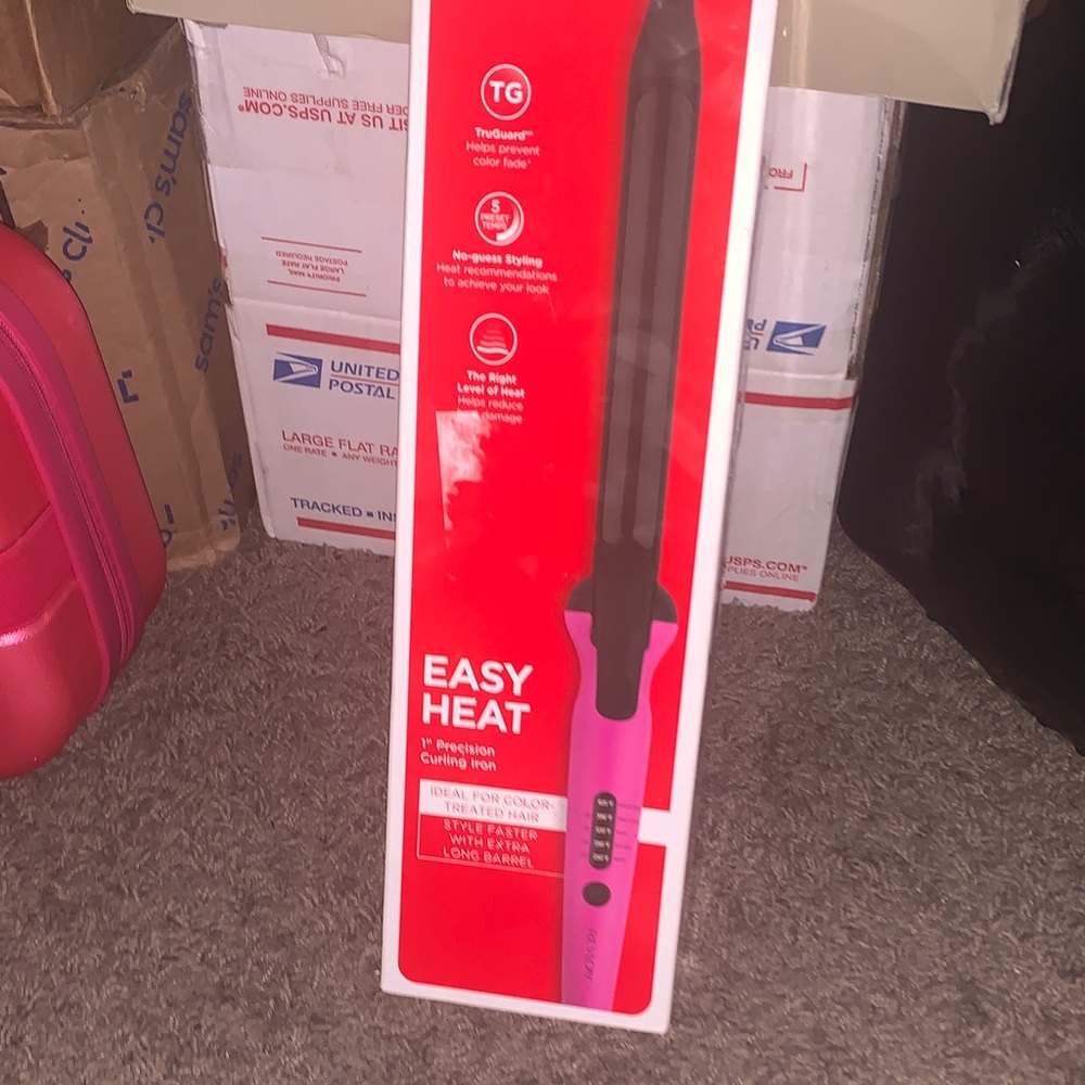 Revlon Easy Heat Curling Iron in Pink and Black